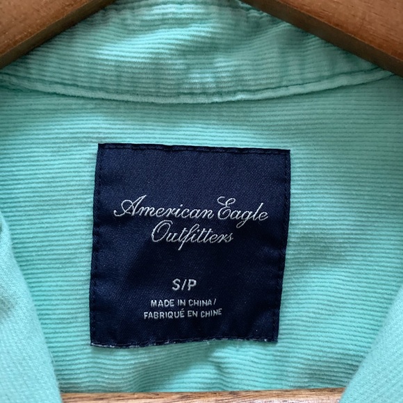 American Eagle Corduroy Button-Down Size S - Picture 5 of 5